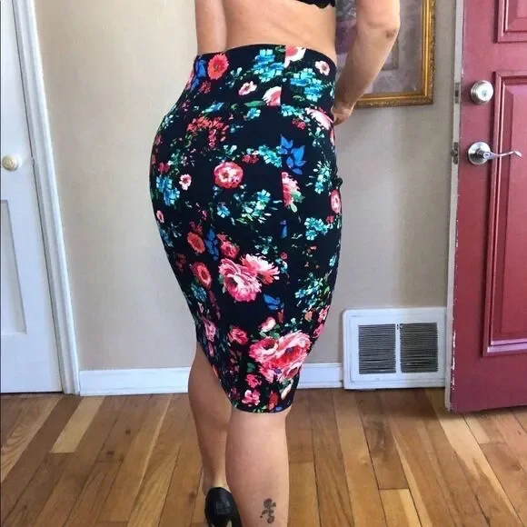 Sexy floral mini skirt - Picture 3 of 6